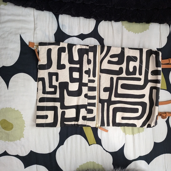 Ubuntu Life Black and Cream Patterned Backpack - Picture 7 of 8